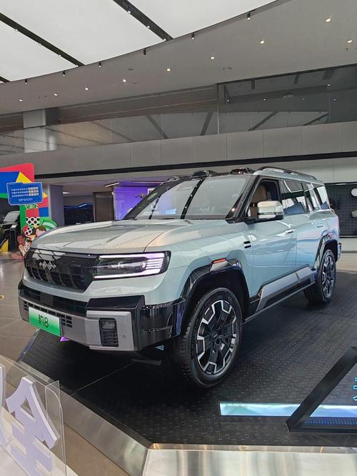 成都72比亚迪方程豹硬派越野的爆款，英菲尼迪35周年与你共成长